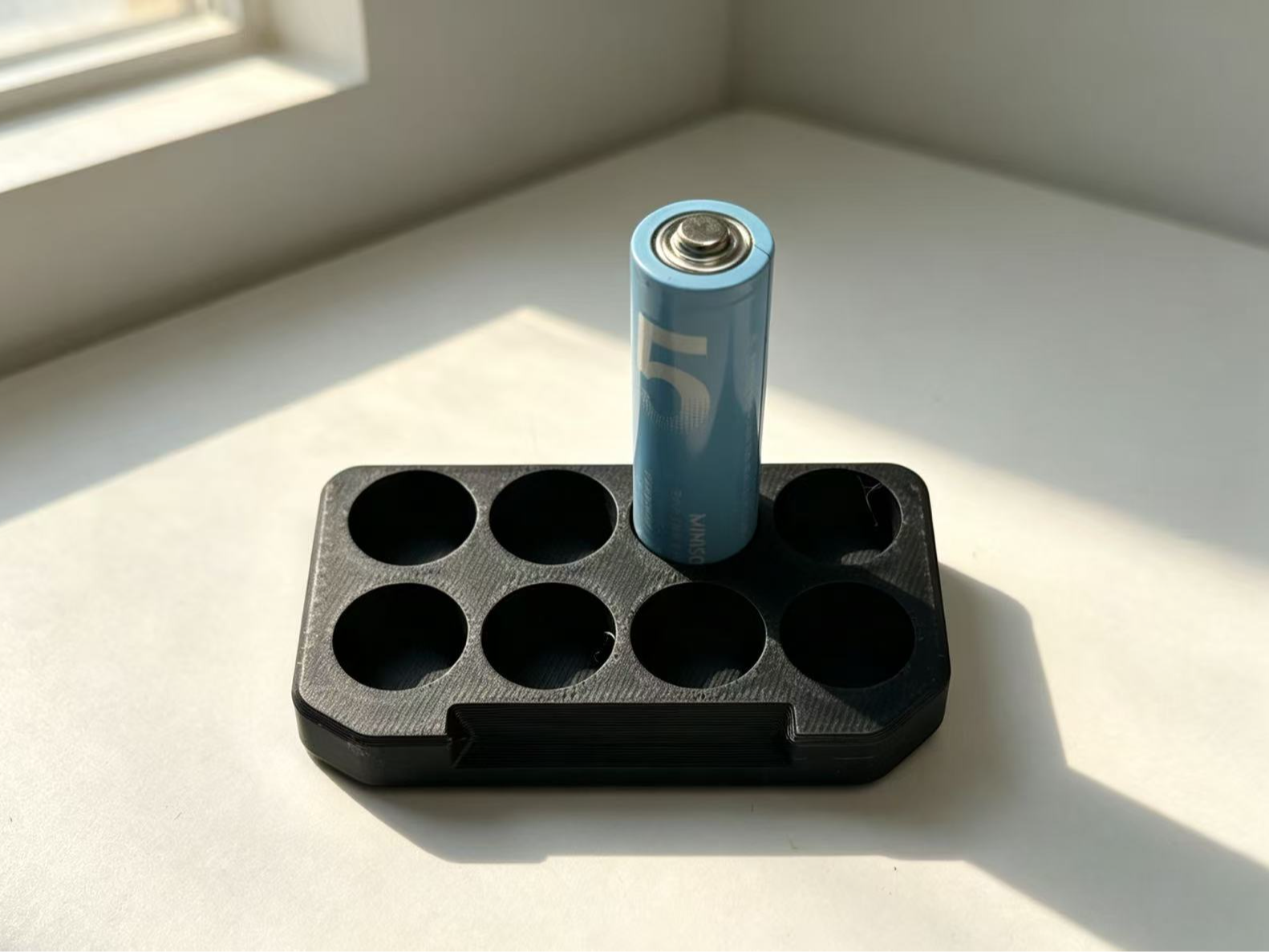 一个极简风的电池收纳盒