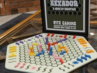 HEXIDOR სამაგიდო თამაში – წიგნის თაროს გამოცემა thumbnail 2