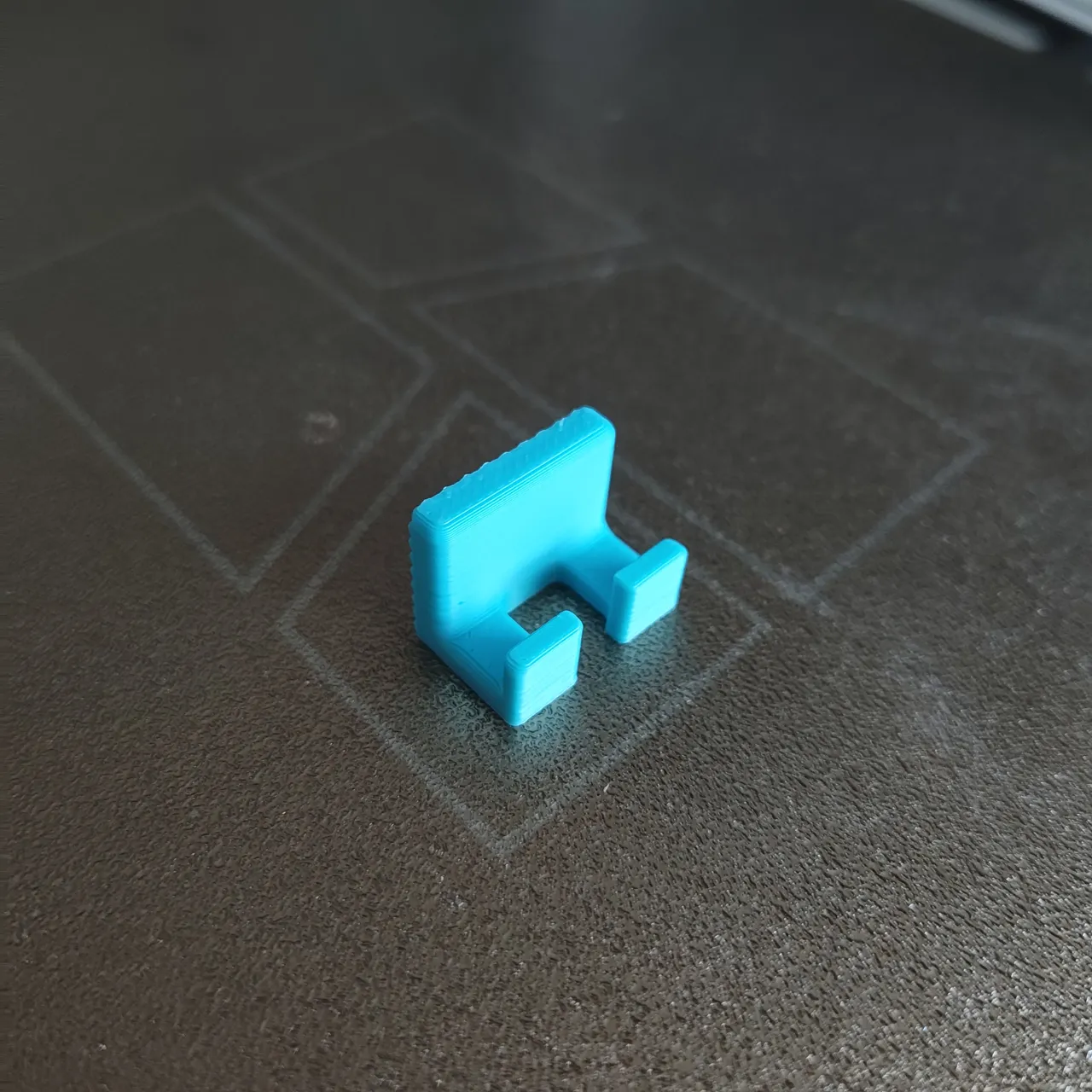 USB cable hanger V3 better grip view 3