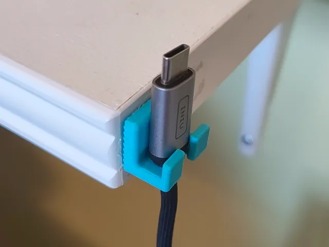 USB cable hanger V3 better grip