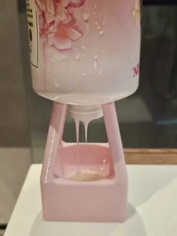Modelo para impresión 3D: 告别浪费!通用洗护瓶倒置导流架、倒置支架 | 洗发水沐浴露洗洁精余液收集支架 — vista de referencia 5