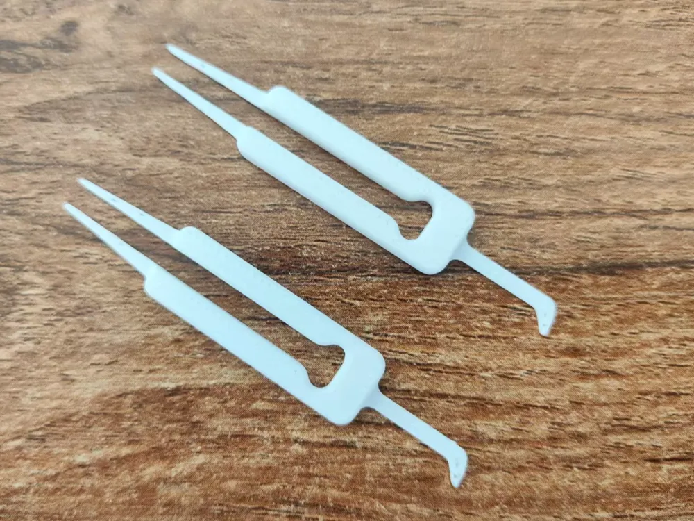 Modelo para impresión 3D: 充电口清灰神器 迷你夹子 typec口清灰 USB-C 手机口清灰工具 清灰尘夹子 除尘工具. Referencia del modelo original.