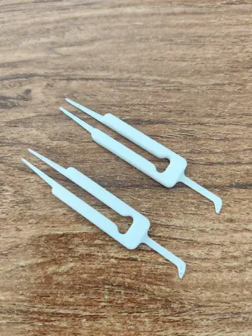 Modelo para impresión 3D: 充电口清灰神器 迷你夹子 typec口清灰 USB-C 手机口清灰工具 清灰尘夹子 除尘工具 — vista de referencia 2