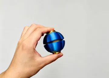 Modelo para impresión 3D: 按压旋转解压球(斜闪纹纹版) — vista de referencia 4