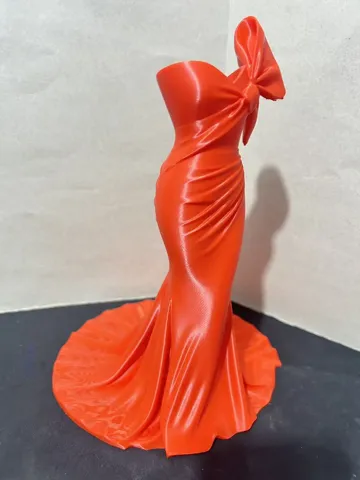 Modelo para impresión 3D: 蝴蝶结抹胸鱼尾礼裙花瓶 款式1 — vista de referencia 5