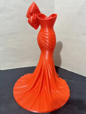 Modelo para impresión 3D: 蝴蝶结抹胸鱼尾礼裙花瓶 款式1 — vista de referencia 4