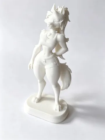 Modelo para impresión 3D: 极恶老大 露娜手办 — vista de referencia 5
