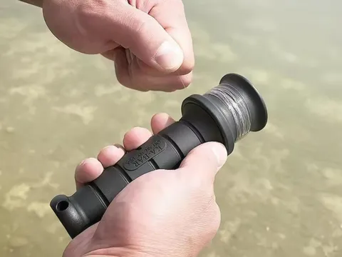 Modelo para impresión 3D: KA-BAR Backpacker Caster — referencia de MakerWorld