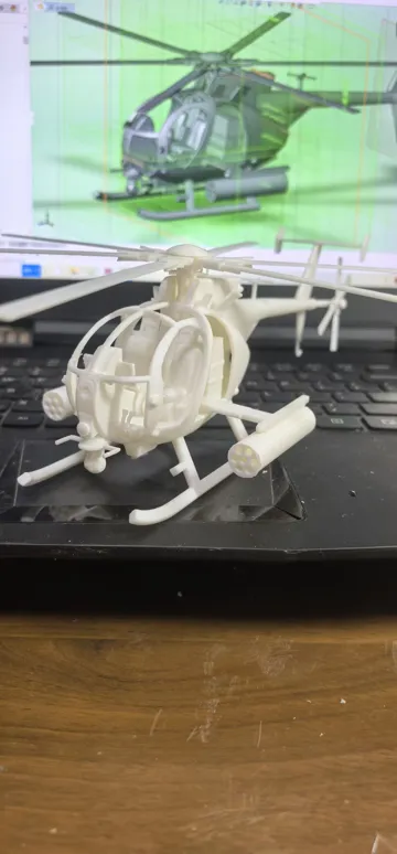 Modelo para impresión 3D: MH‑6 Little Bird 小鸟武装直升机 可3D打印组装模型 — vista de referencia 3