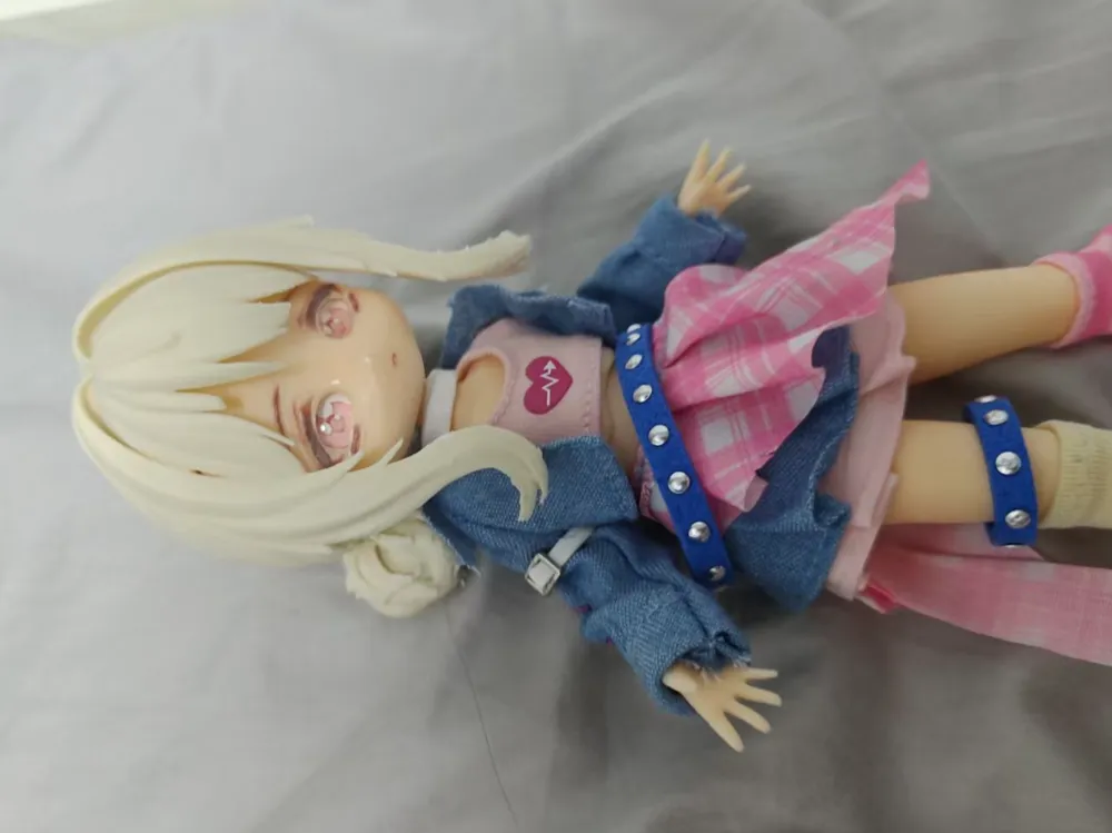 Modelo para impresión 3D: bjd斜扎丸子. Referencia del modelo original.