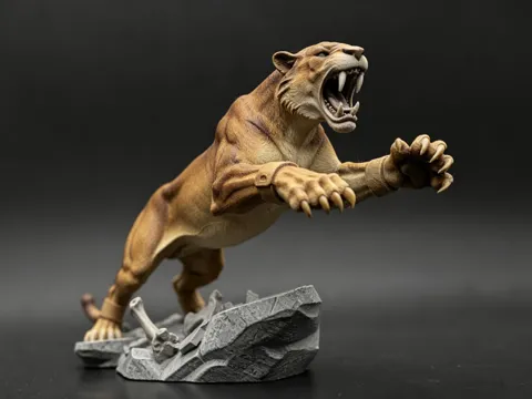 Modelo para impresión 3D: 杀戮的剑齿虎 — referencia de MakerWorld