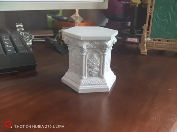 Modelo para impresión 3D: 六角欧式桌面模型展台(可适配蜡烛灯) — vista de referencia 2