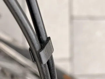 Clip o pieza de sujeción: Parametric Double Cable Clip — vista de referencia 4
