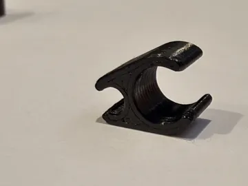 Clip o pieza de sujeción: Parametric Double Cable Clip — vista de referencia 5