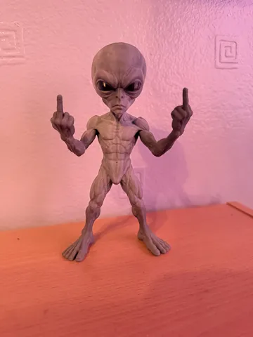 Soporte: Alien flipping off — vista de referencia 3