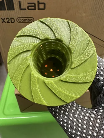 Modelo para impresión 3D: 卫生间方形地漏过滤网,旋转下水非常快! — vista de referencia 4