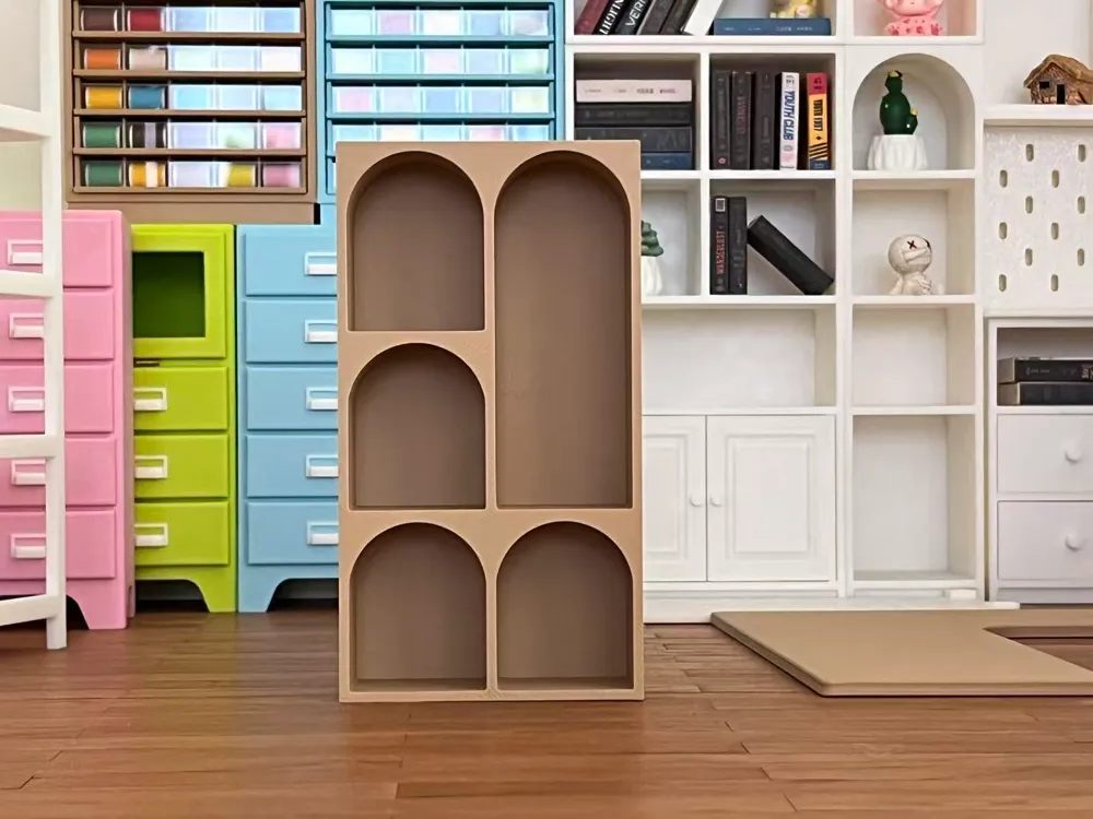 Modelo para impresión 3D: 1:12娃娃屋展示柜/书柜. Referencia del modelo original.