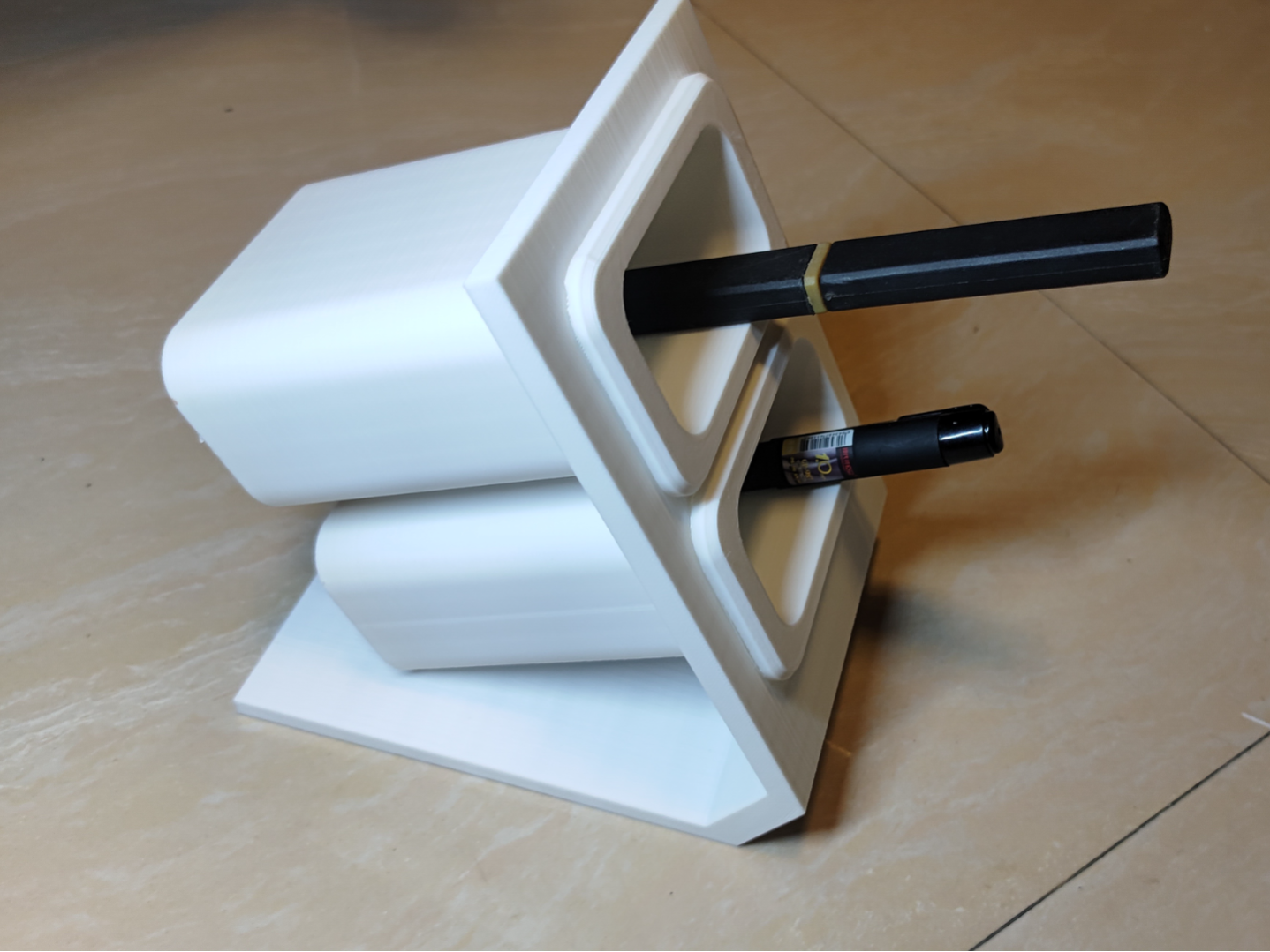 桌面笔筒 3D model