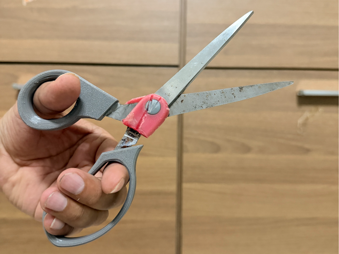handles of the two scissor 3D model