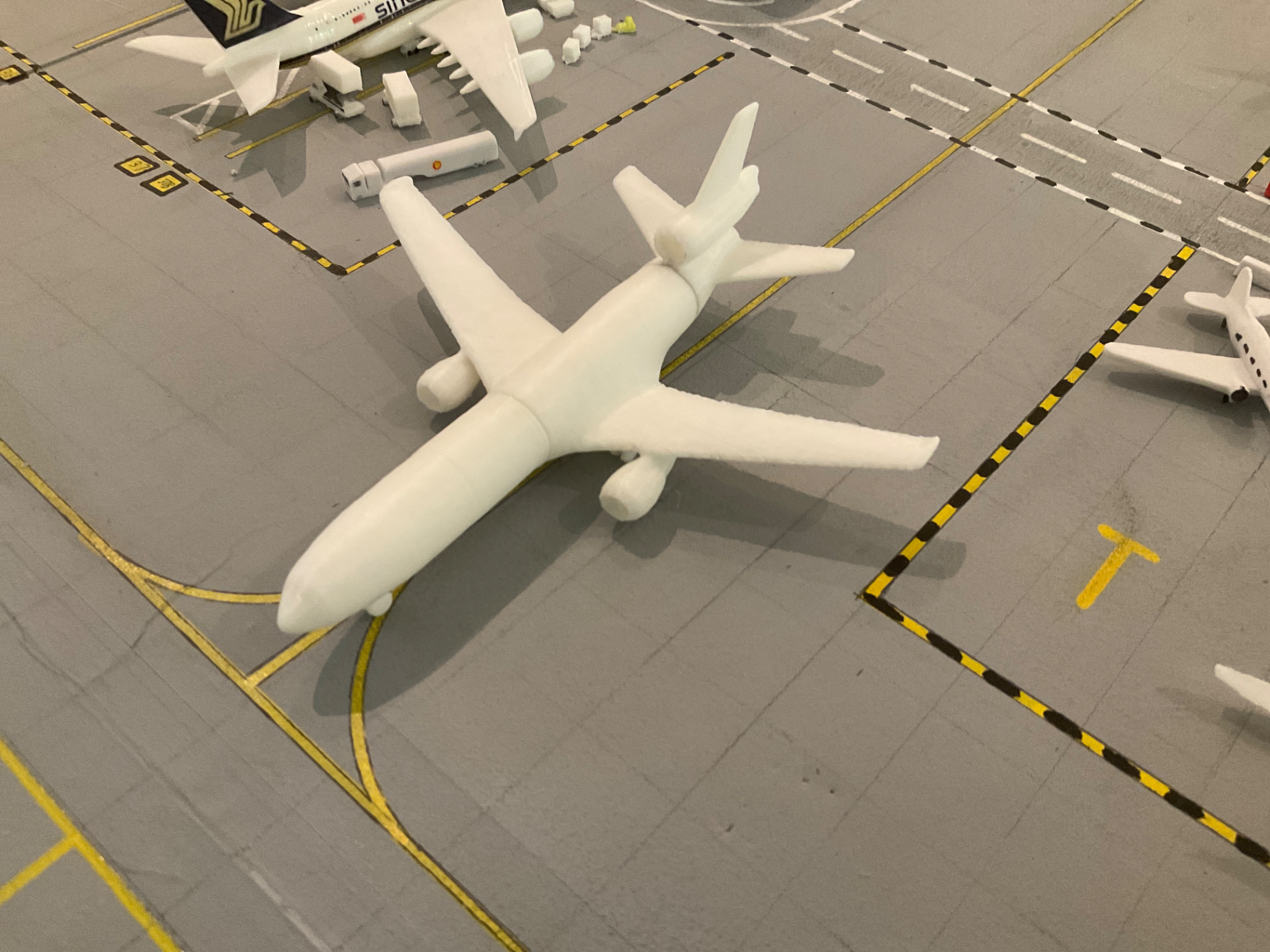1:400 McDonnell Douglas DC-10 Collection 3D model