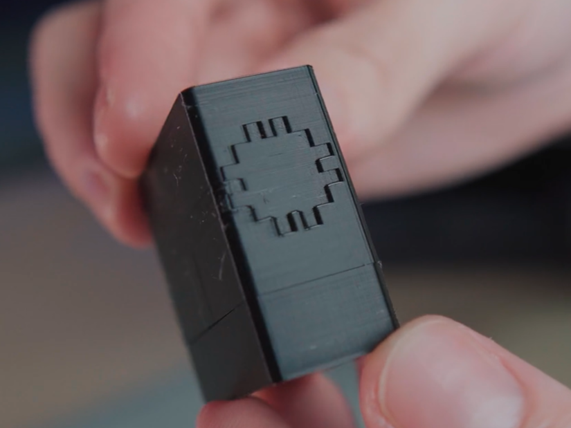 SD Card Holder 3D model by MakerHero