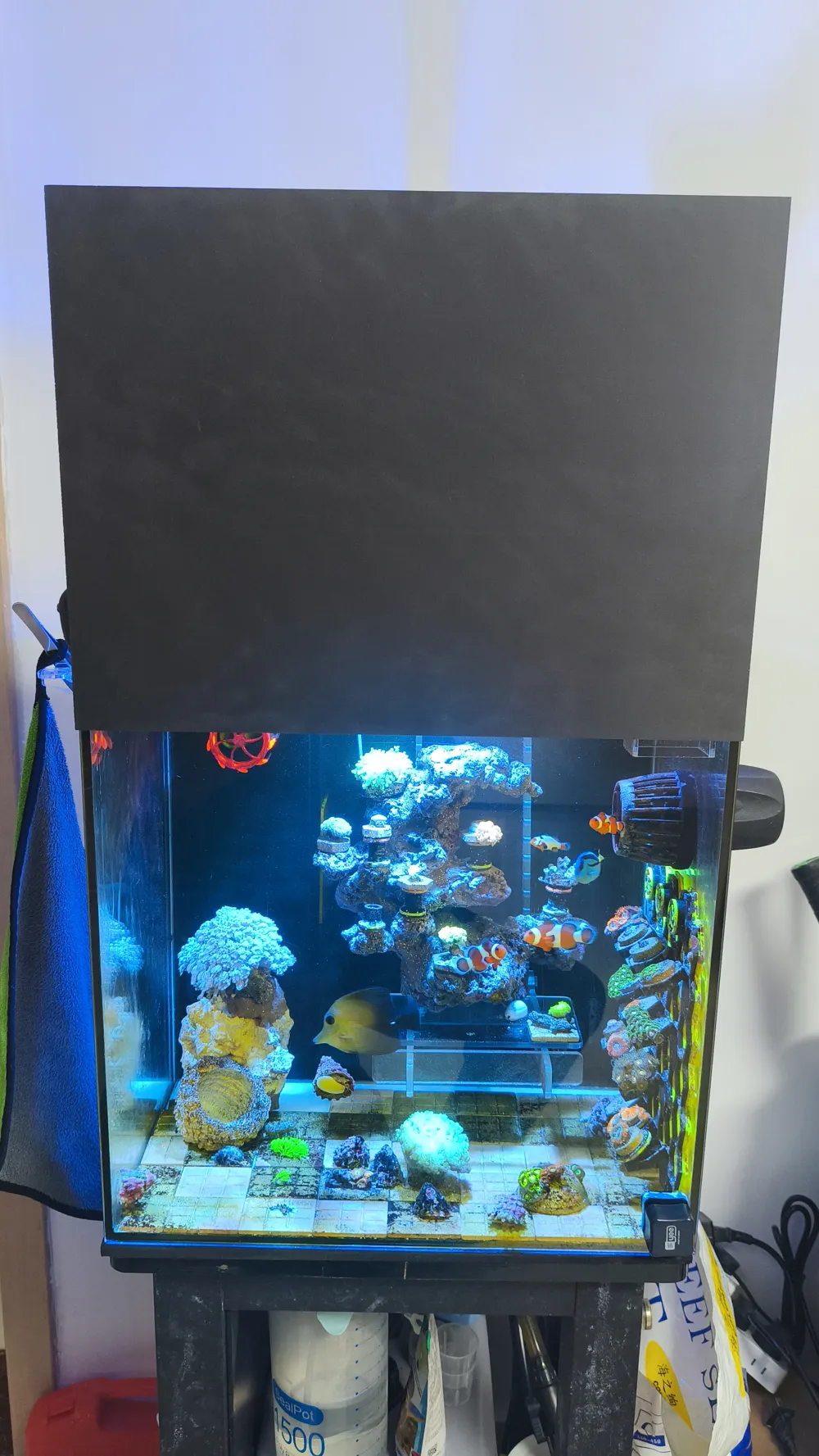Pvc Propil Fish tank and marine tank surrounding PVC board bracket right angle ...