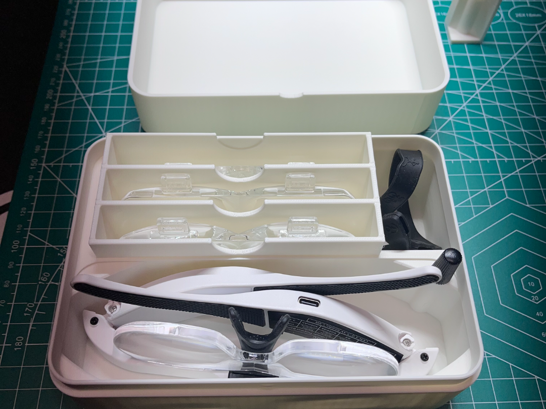 Case GUOUBUO Magnifying Glasses w/ 3 Lens Slots 3D model
