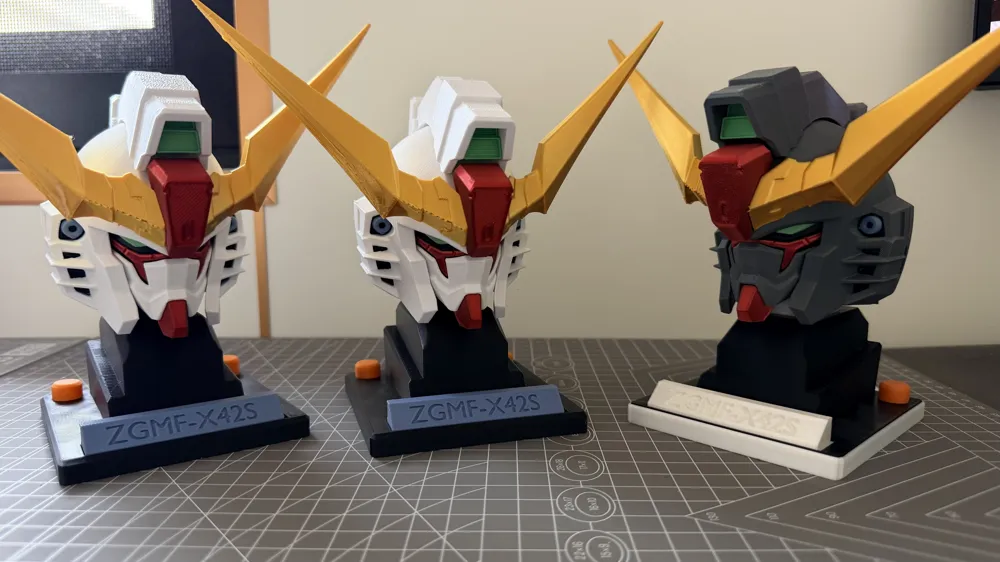 Destiny Gundam desktop grade head sculpture Destiny Gundam assembly ...
