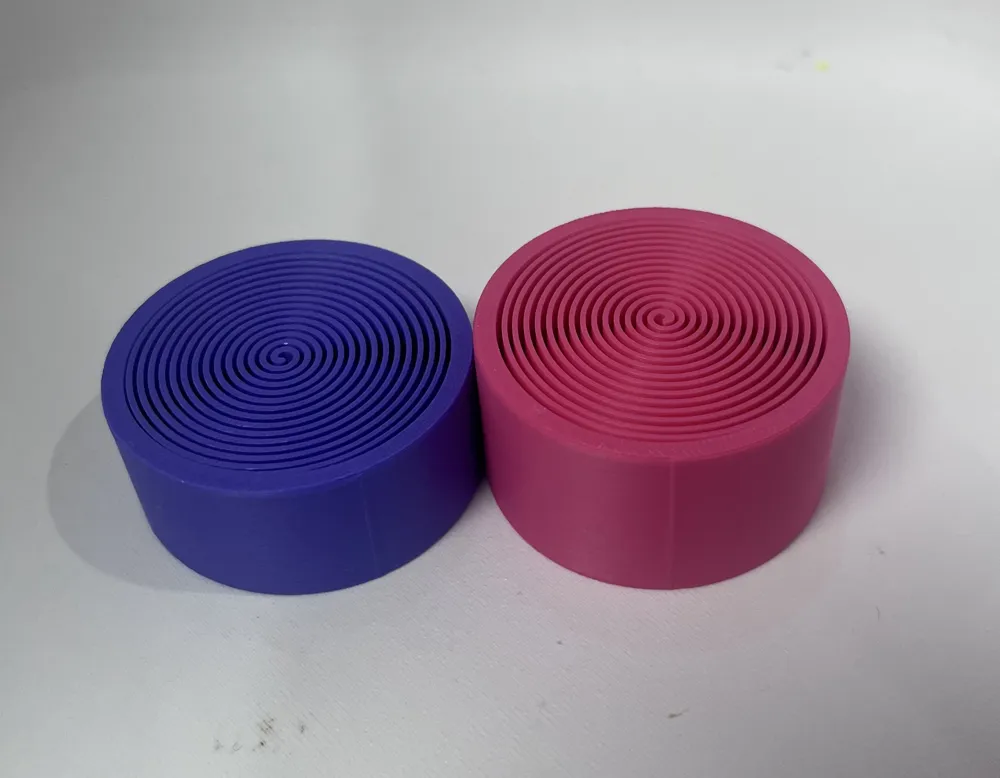 Extremely satisfying and fidget friendly Gyro Fidget Spinner when swung ...