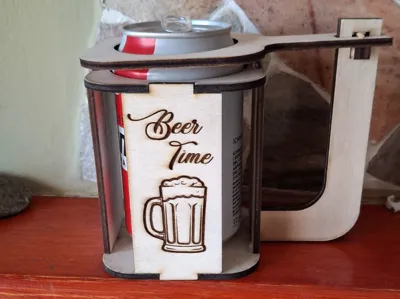 Wooden beer can holder