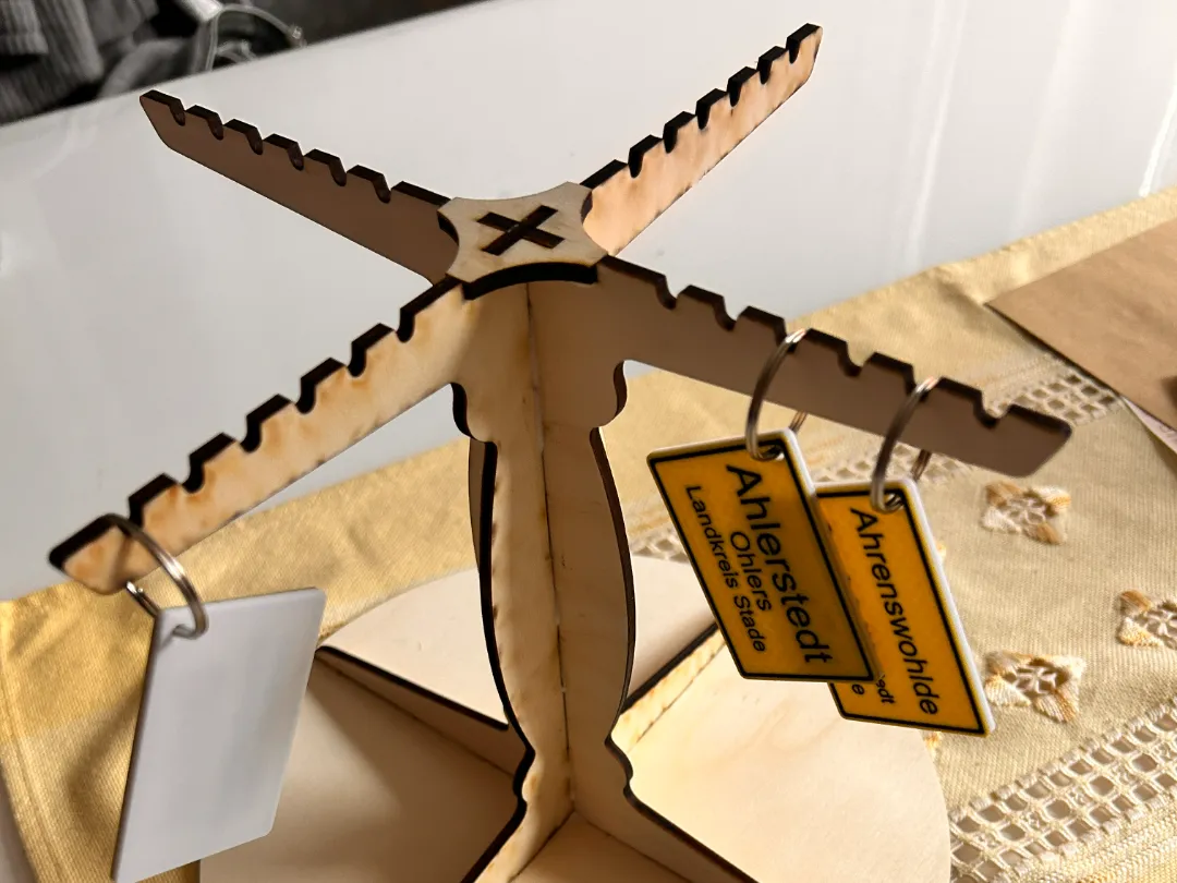 Keychain Stand - Laser Cut - 3&4 mm by Creative-Werkstatt MakerWorld: Download Free 3D Models - 3D model önizlemesi