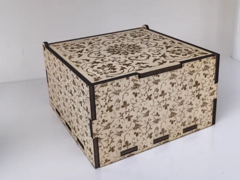 精致的激光切割3D木盒