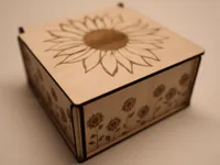 Hinged box inner dimensions 100 x 100 x 50 mm