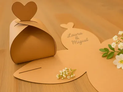Kraft Paper Favor Box with Heart Closure