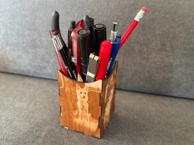 Pen holder with custom images