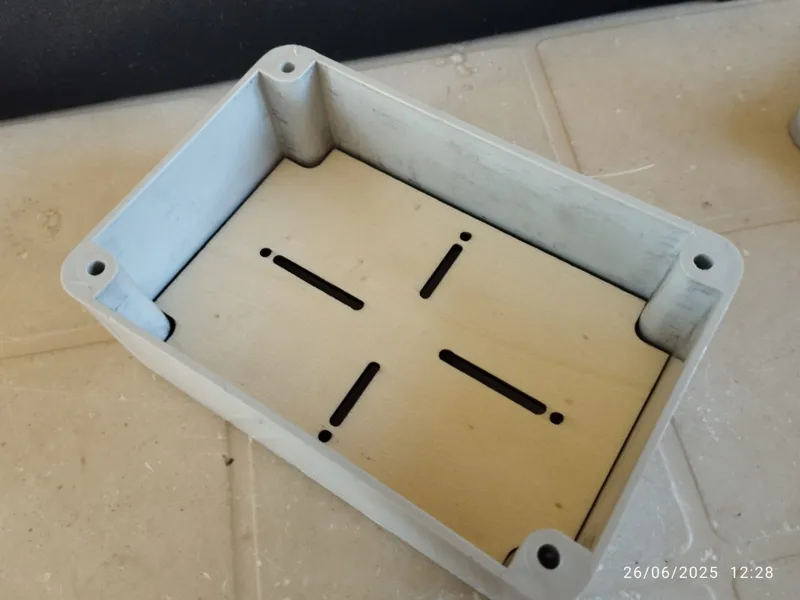 Piastra interna CASSETTA DERIVAZIONE 120X80X50 