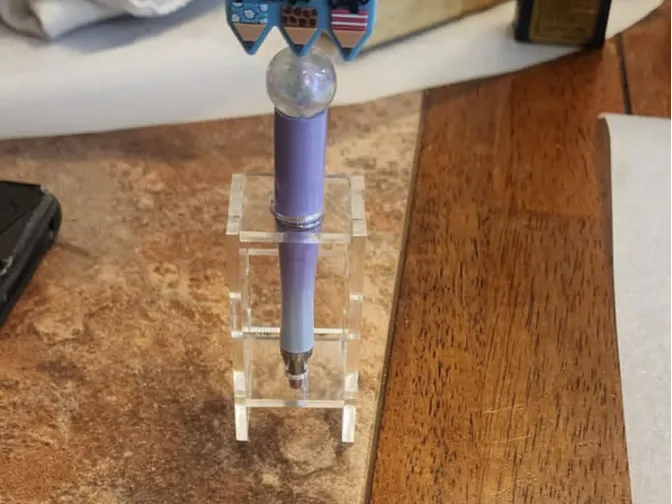 Single Pen Holder by WhatTheBuck MakerWorld: Download Free 3D Models - 3D model önizlemesi