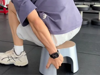 Wooden top plate of the stool