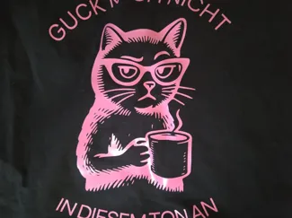 GUCK MICH NICHT IN DIESEM TON AN