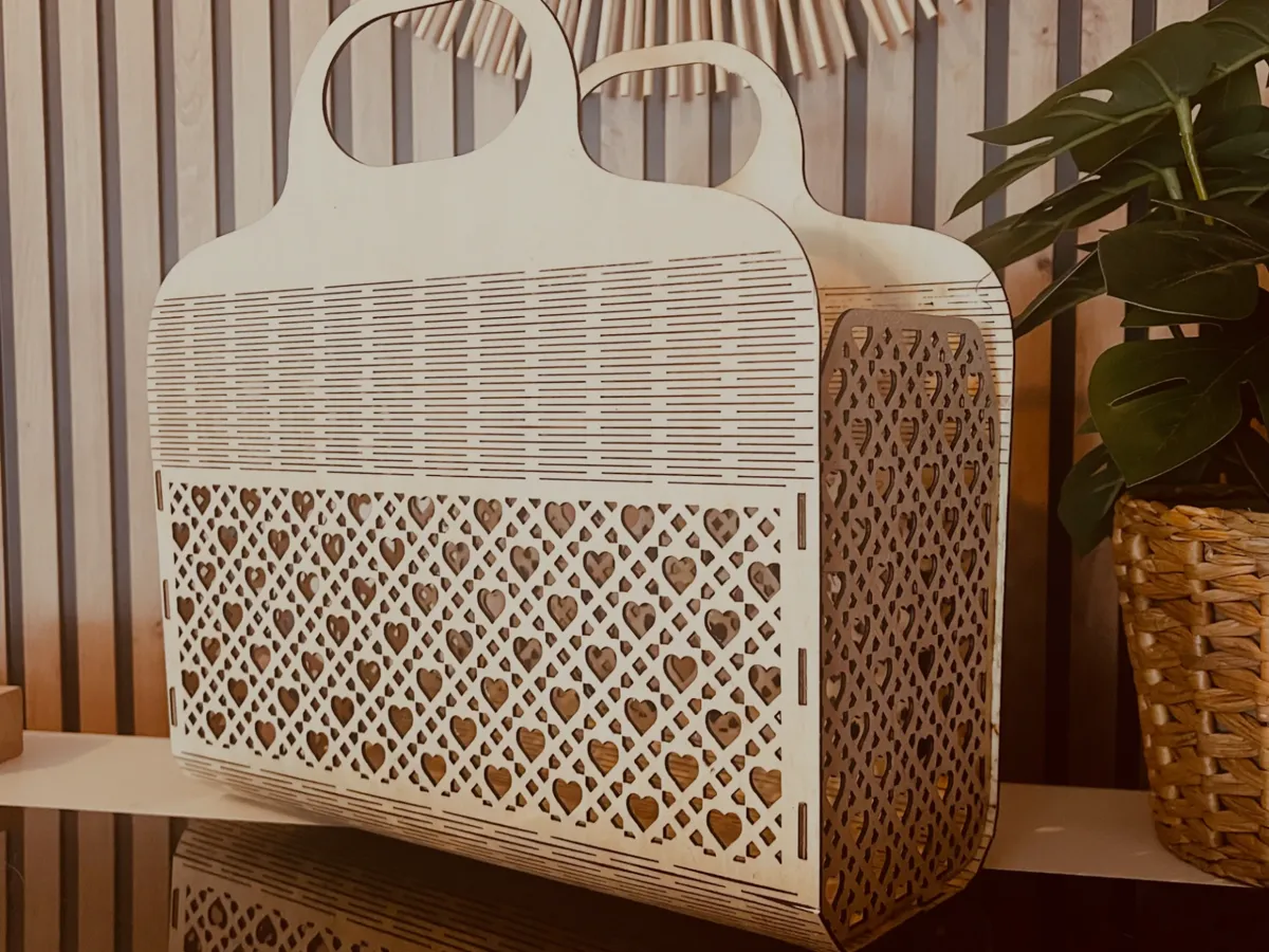 Laser Cut Wooden bag with Heart Pattern by Abbey MakerWorld: Download Free 3D Models - 3D model önizlemesi