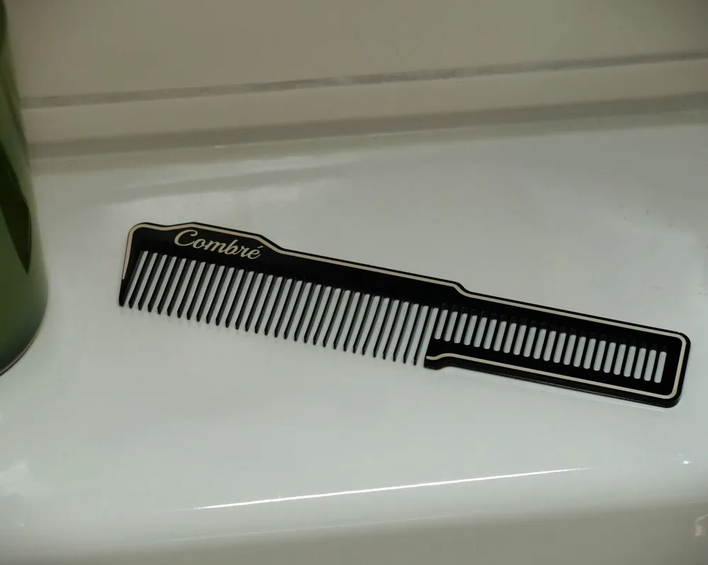Combré Travel and Beard Comb by Sakul MakerWorld: Download Free 3D Models