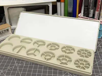 Magnetic watercolor paint box accessory part
