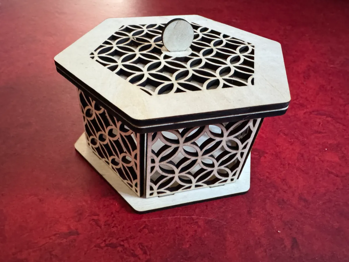 Box, Hexagon, HexBox Filigree by machmallauter MakerWorld: Download Free 3D Models - 3D model önizlemesi