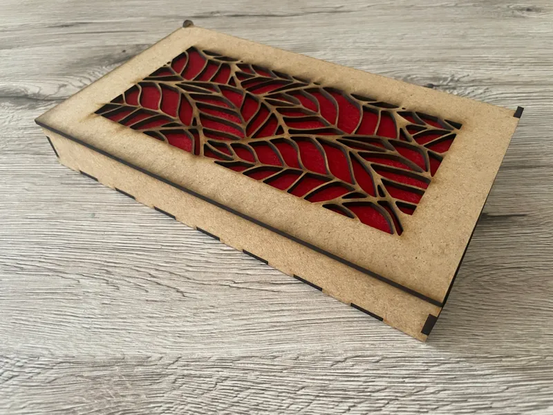 Holzbox mit Scharnier Deckel mit Blattdesign