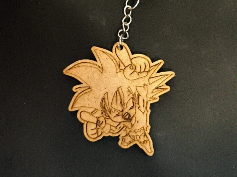 Llavero de goku fusion en madera