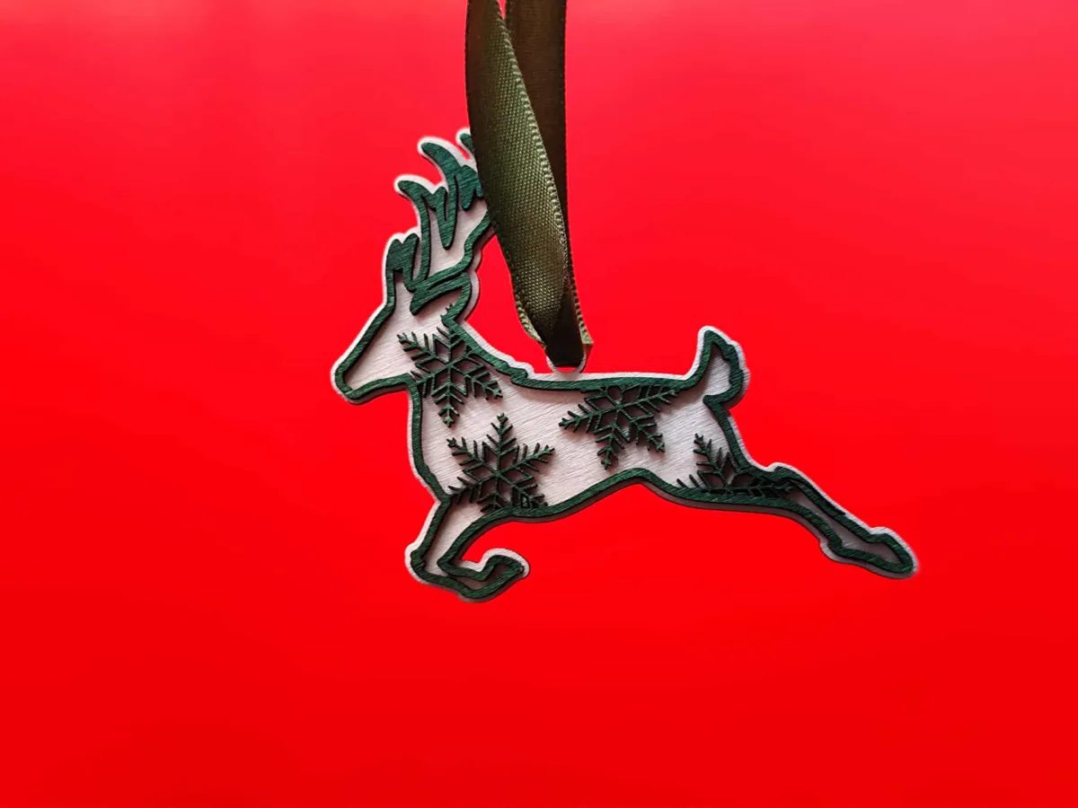 Deer Christmas ornament [2 layer] by Burned 4you MakerWorld: Download Free 3D Models - 3D model önizlemesi