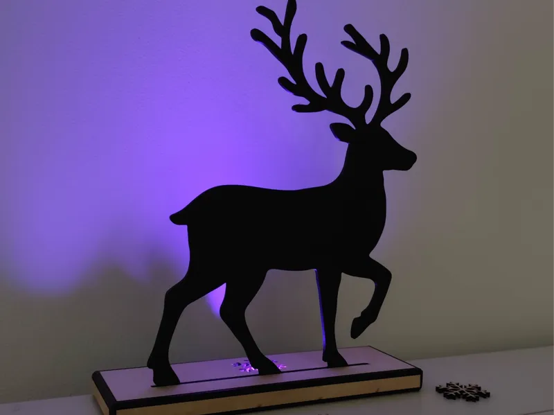 Rentier mit Schneeflocke beleuchtet Deko