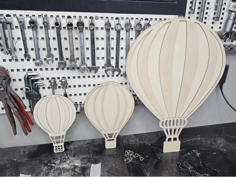 Hot air balloon wall decor