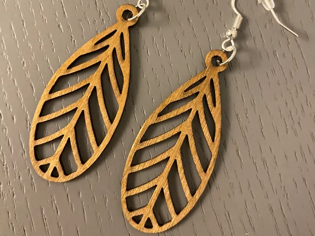 Orecchini foglia elegante legno Naturale da 5 cm