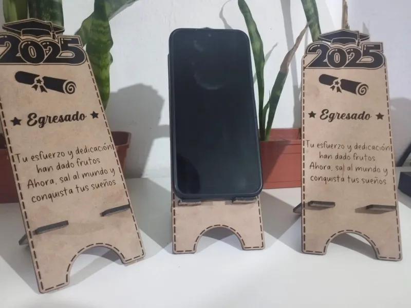 Soporte de teléfono egresado 2025